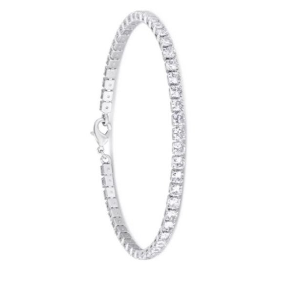 NEW Macy's White Cubic Zirconia Tennis Bracelet - Picture 2 of 6